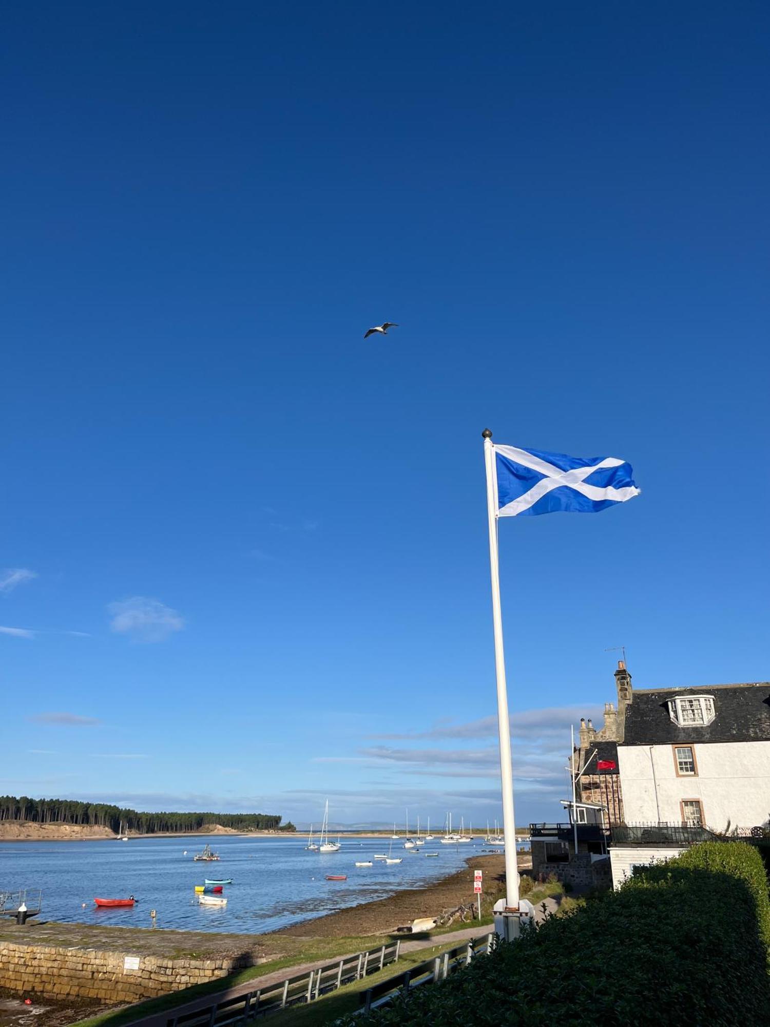 Crown And Anchor Inn Findhorn Exterior foto